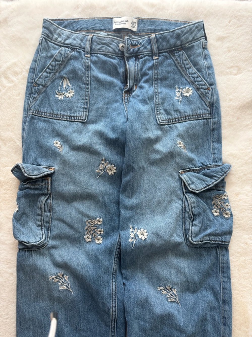 Abercrombie Kids Low Rise Baggy Jeans 13/14 Floral Embroidery Cargo Pockets